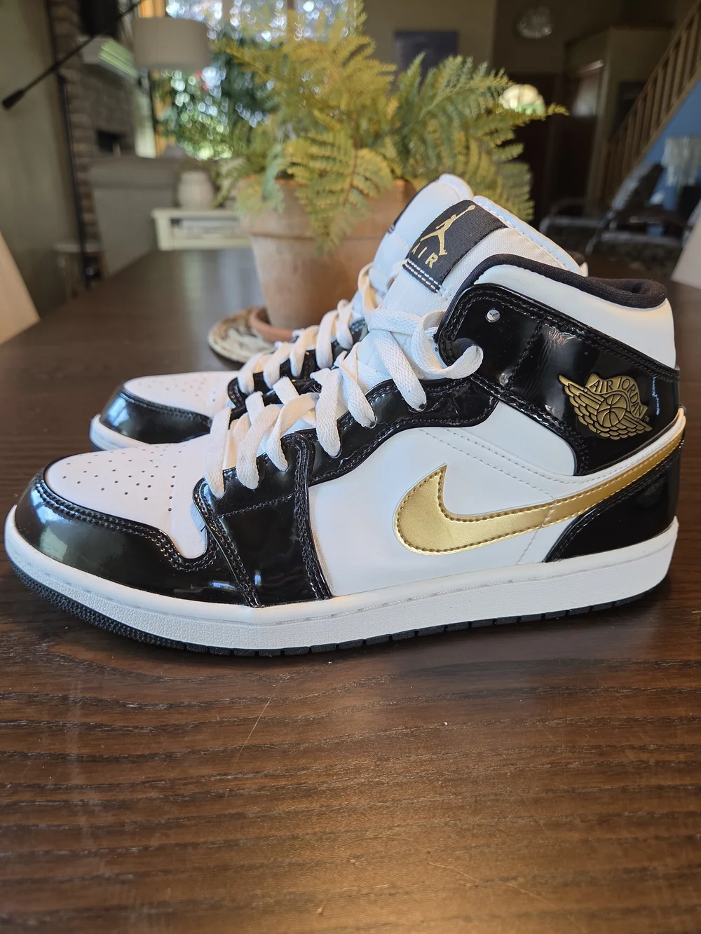 Nike Air Jordan 1 Mid SE Patent Black Gold Metallic White Men's 10.5 852542-007